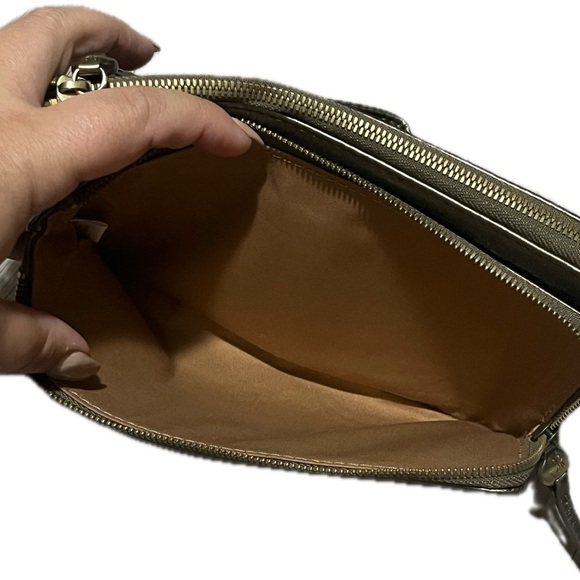 HOBO Dayton Wristlet Pebbled Metallic Leather Pewter - Picture 13 of 16